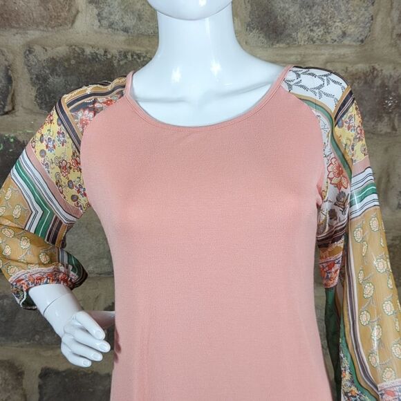 Les Amis Top Woman's Size Small Pink Raglan Sheer Sleeves Boho Print 3/4 Sleeve - Picture 3 of 14